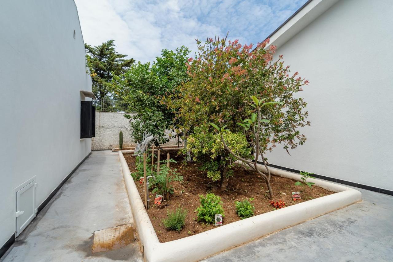 Airport Sicily Home Palermo Carini Exterior photo