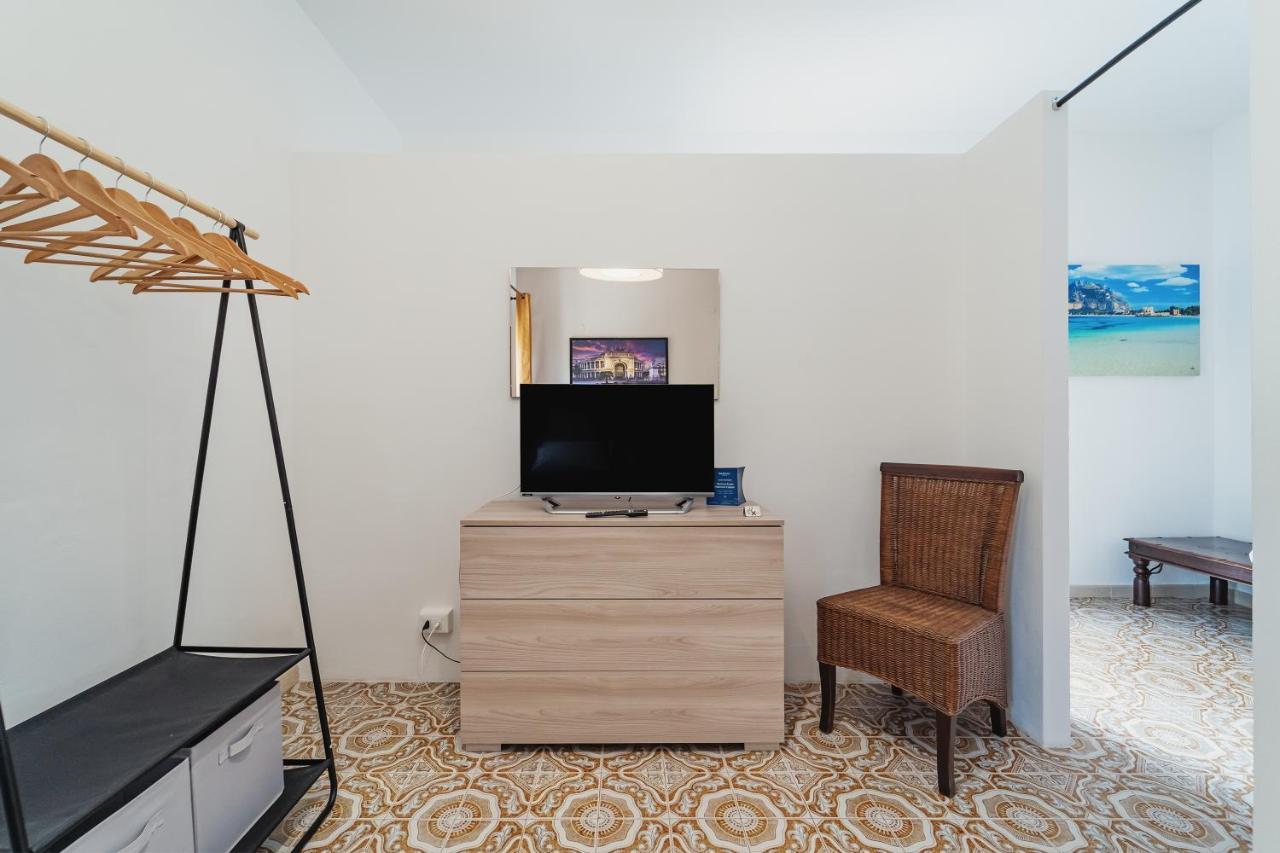 Airport Sicily Home Palermo Carini Exterior photo